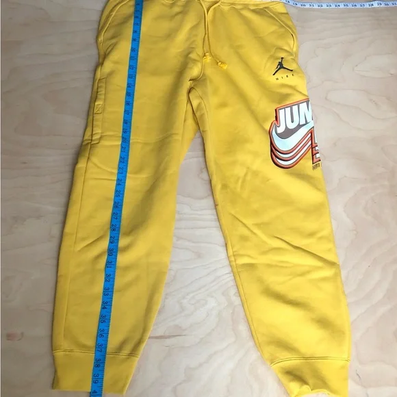 NWOT Nike Air Jordan Jump Man Hoodie and Jogger Set Yellow Mens Sz L.
